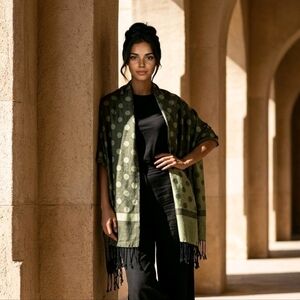 Pashmina Silk Scarf Wrap Shawl Green Polka Dot Fringe 70/30 38x27.5